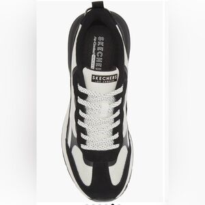 SKECHERS HALO INFINITE JOGGER SNEAKERS